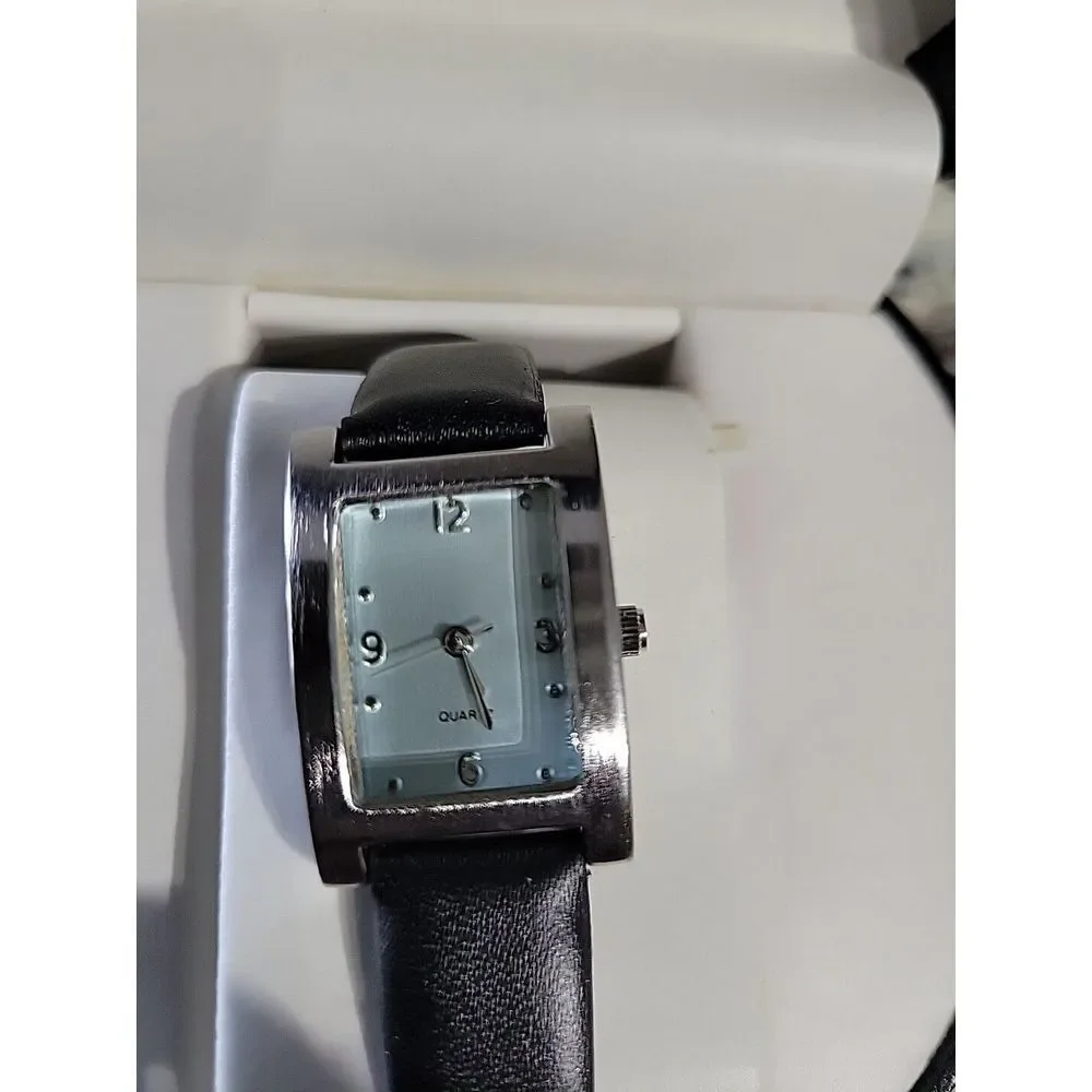 Geneva Watch Silver Black Leather Women's In Box Box‎ Has Damage